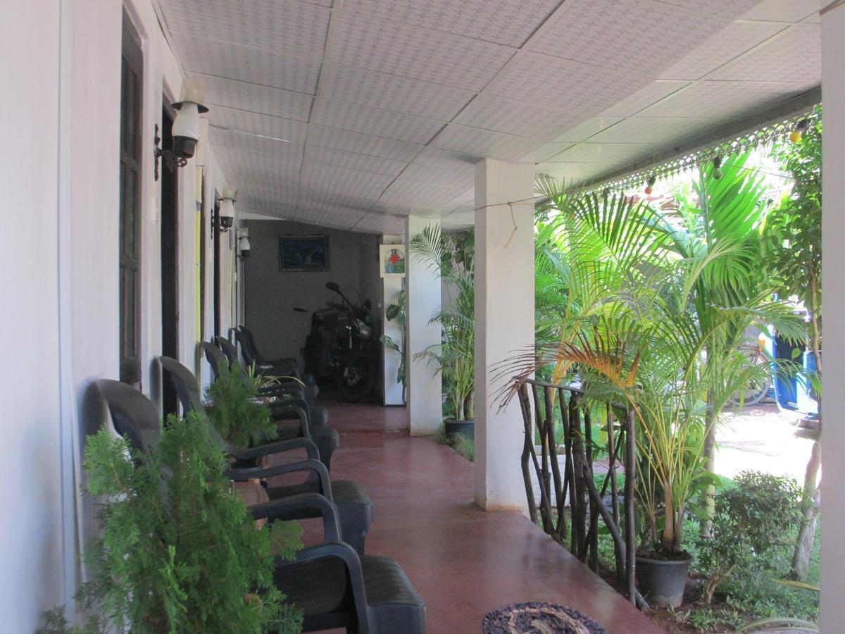 Uppuveli Beach House Trincomalee Exterior foto
