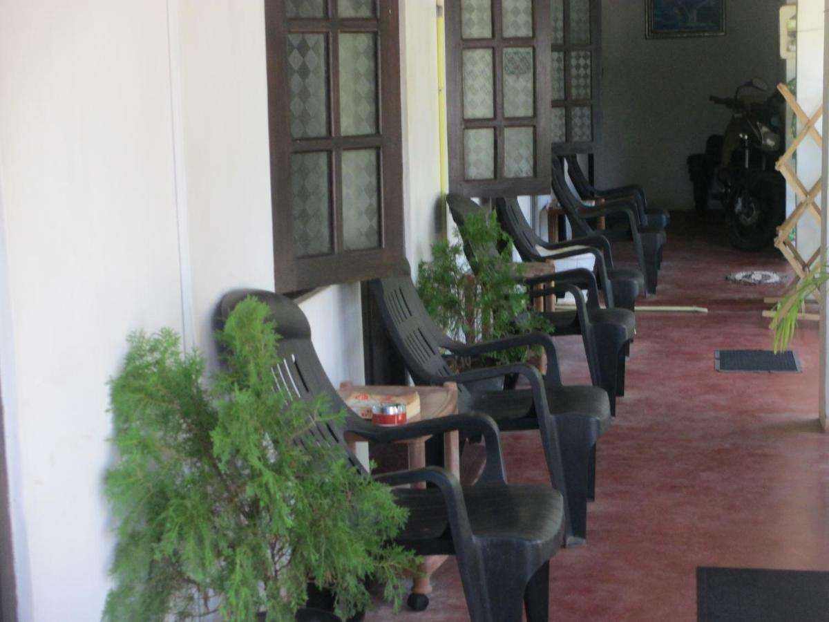 Uppuveli Beach House Trincomalee Exterior foto